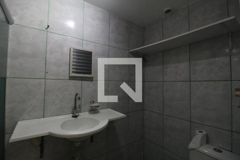 3-bedroom apartment in a building with a pool — photo 15