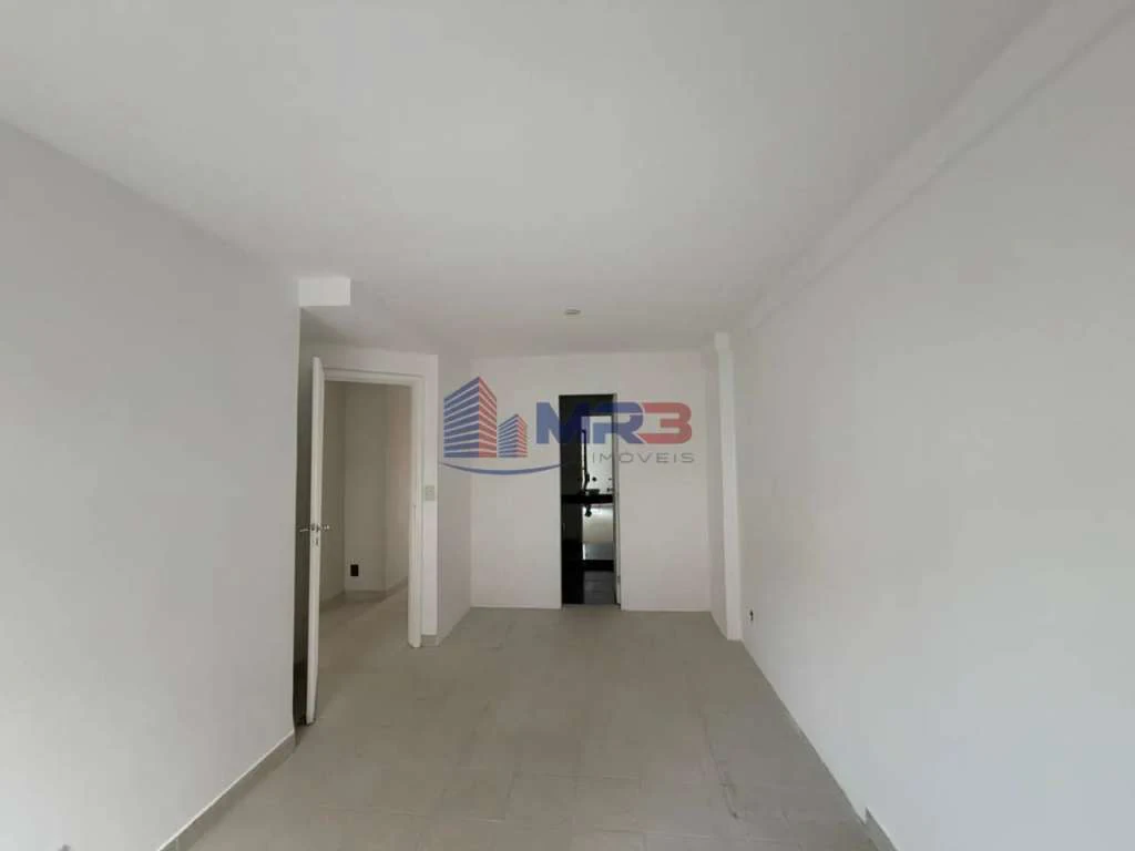 Top-floor apartment with 2 bedrooms and private BBQ — photo 17