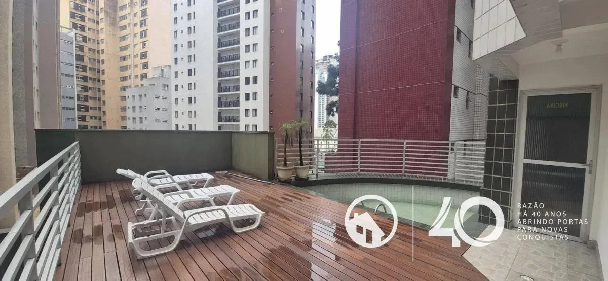 2-bedroom apartment with wood or laminate floors in Curitiba — photo 7
