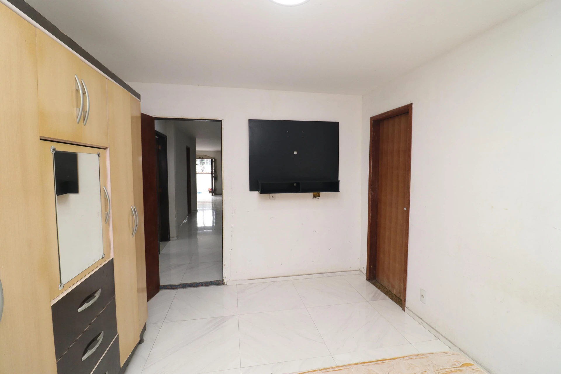 House with 4 suites and 3 parking spaces with private garden — photo 25