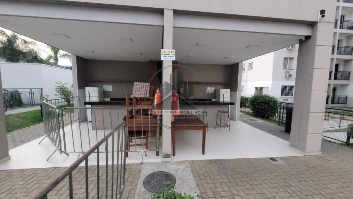 Apartamento de 1 quarto com piso de madeira ou laminado — photo 26