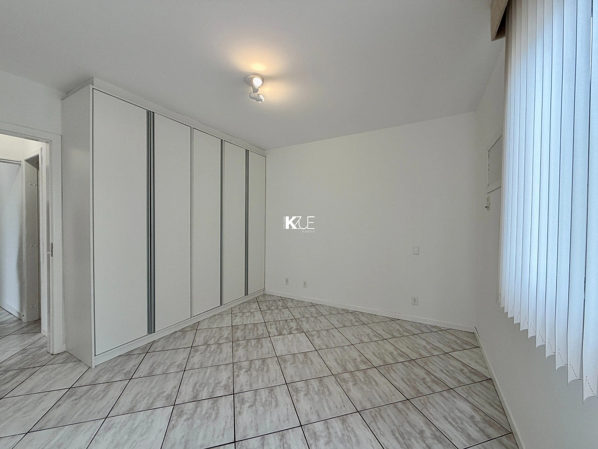 Панорамные окна и 3 спальни: квартира 118 м² — photo 8