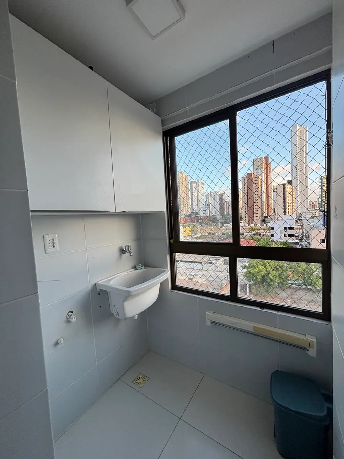 Furnished apartment, 53 m², with a grill on the balcony — photo 26
