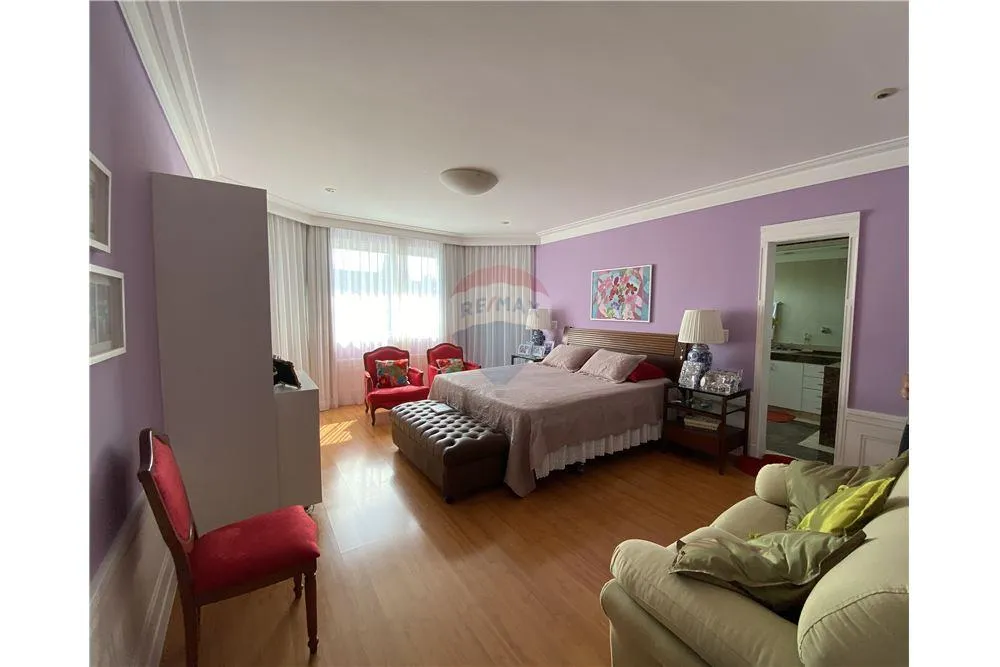 Furnished house with 4 bedrooms and 508 m² — photo 18