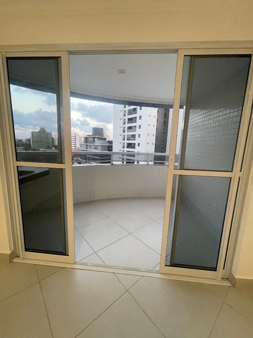 4-bedroom apartment in a building with a sauna — photo 18