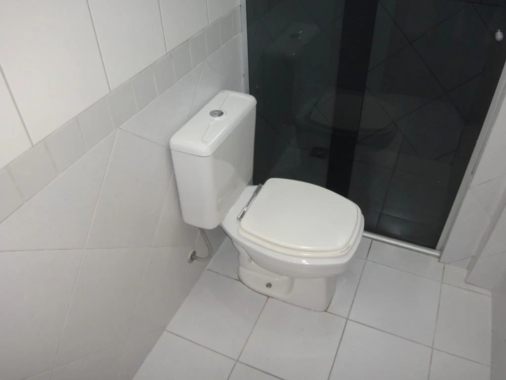 Furnished studio, 66 m², with wood or laminate floors — photo 13