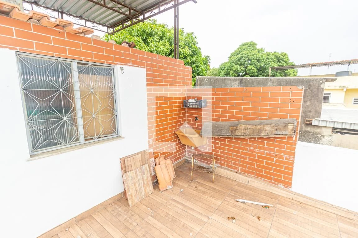 Unfurnished house with 3 bedrooms and 3 bathrooms