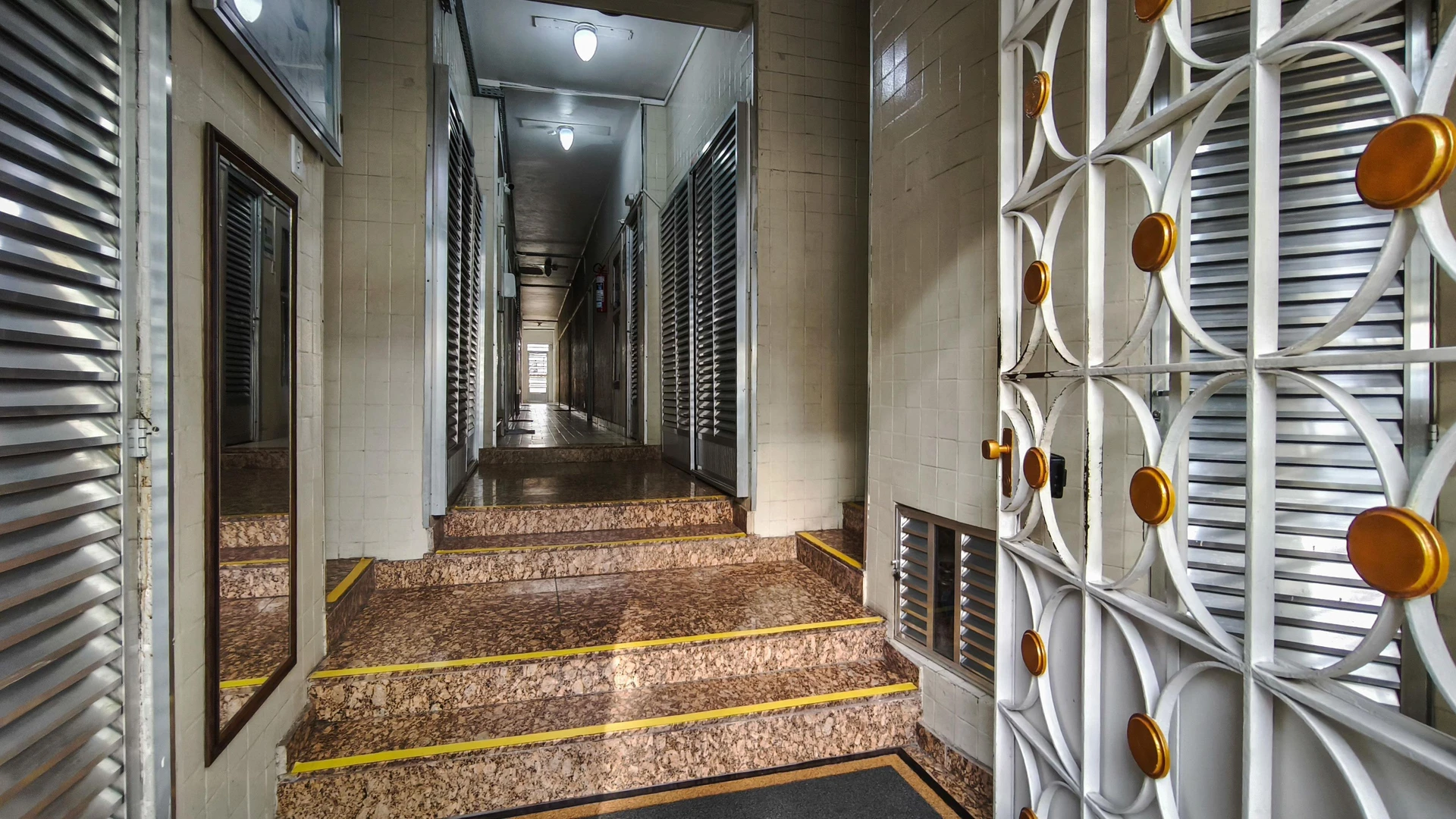 Деревянный пол или ламинат и 1 спальня: квартира 40 м² — photo 4