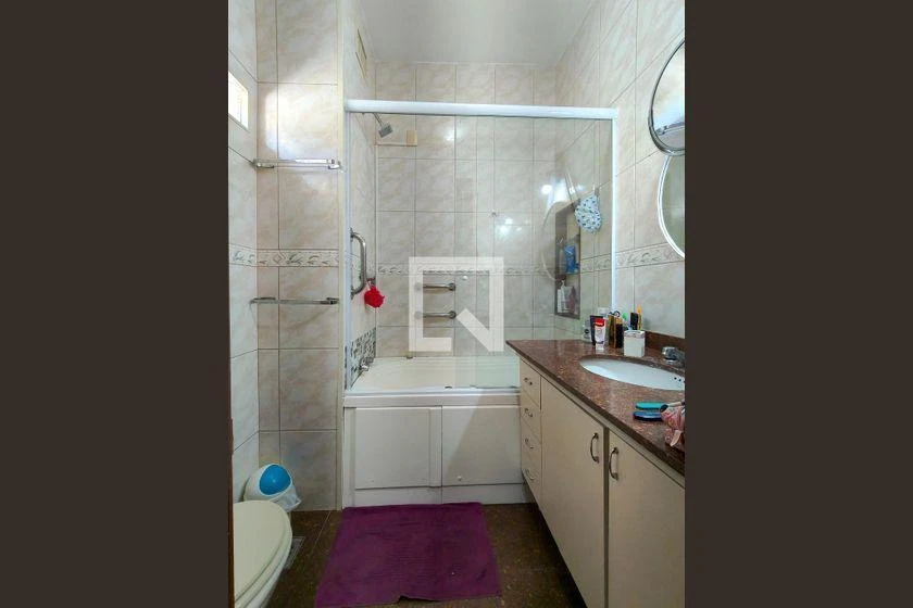 Glass-enclosed balcony in a 3-bedroom apartment, 107 m² — photo 39