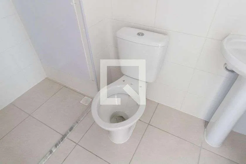 2-bedroom apartment in a building with a gym — photo 15