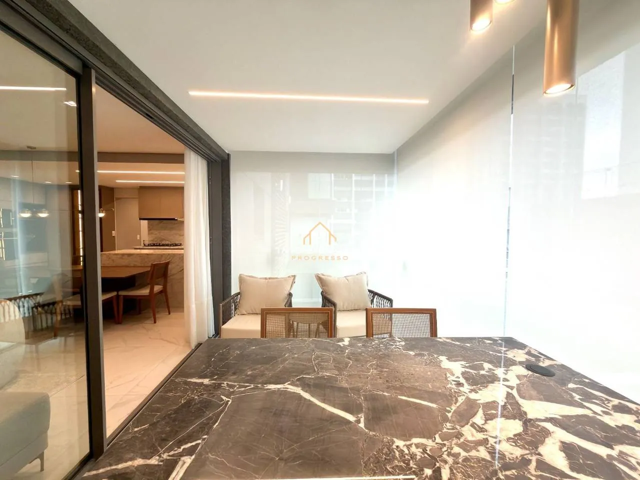 Floor-to-ceiling windows in a 3-bedroom apartment, 138 m² — photo 99