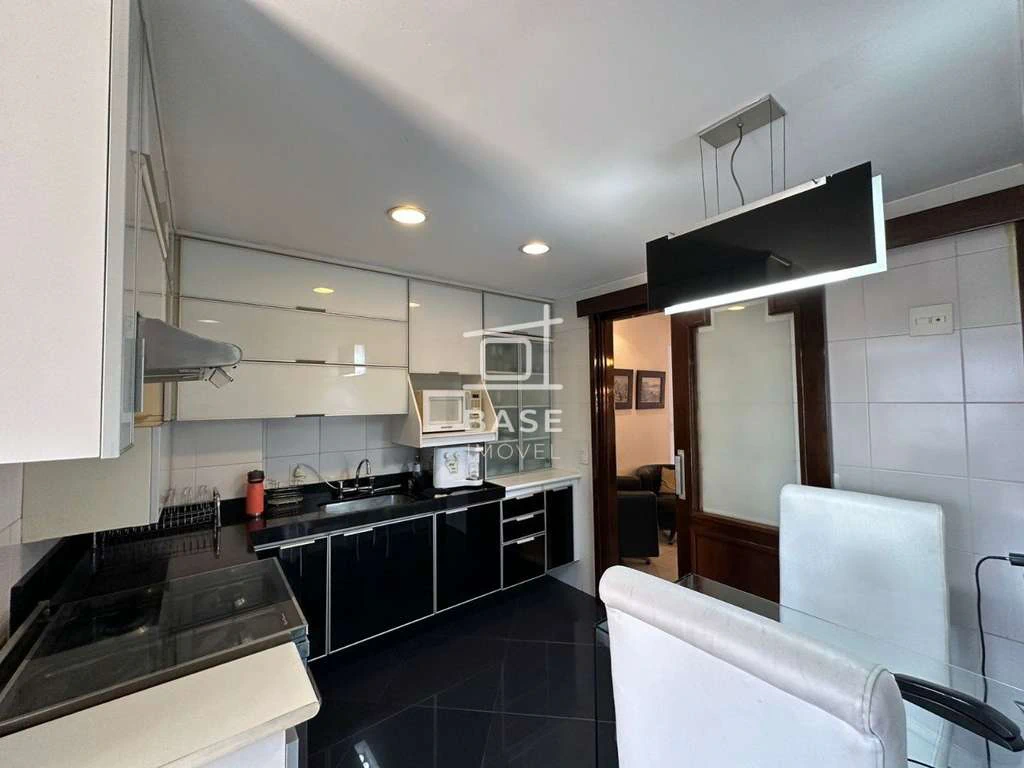 Furnished 2-bedroom apartment with balcony — photo 2