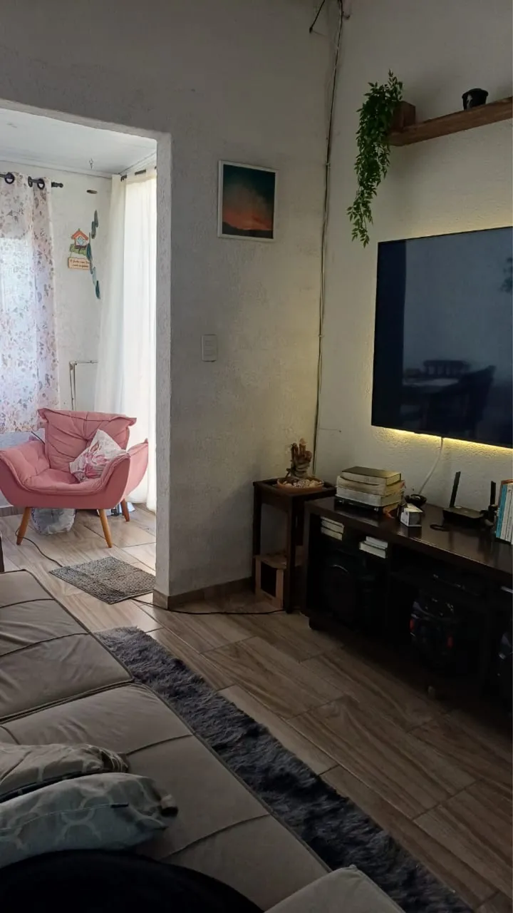 Unfurnished house with 2 bedrooms, 1 bathroom, 1 parking