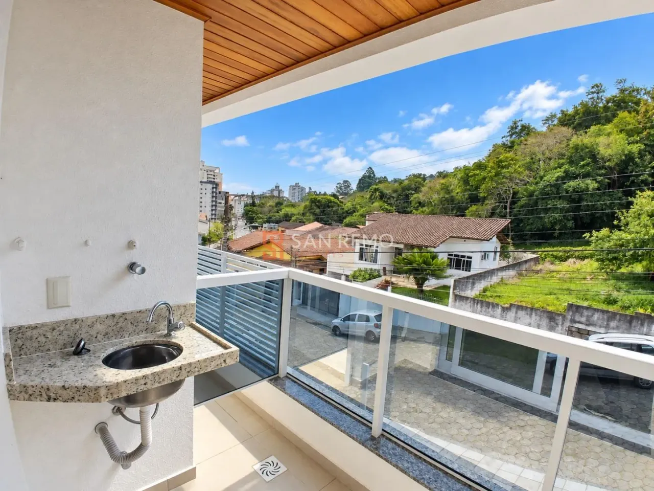 2-bedroom apartment with a washing machine — photo 9