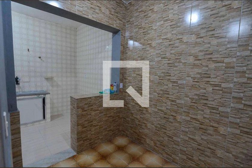 Casa com 2 quartos, 2 banheiros e 80 m² com cozinha a gás