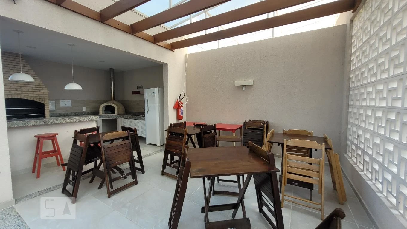 Furnished 2-bedroom apartment with open-plan kitchen — photo 39