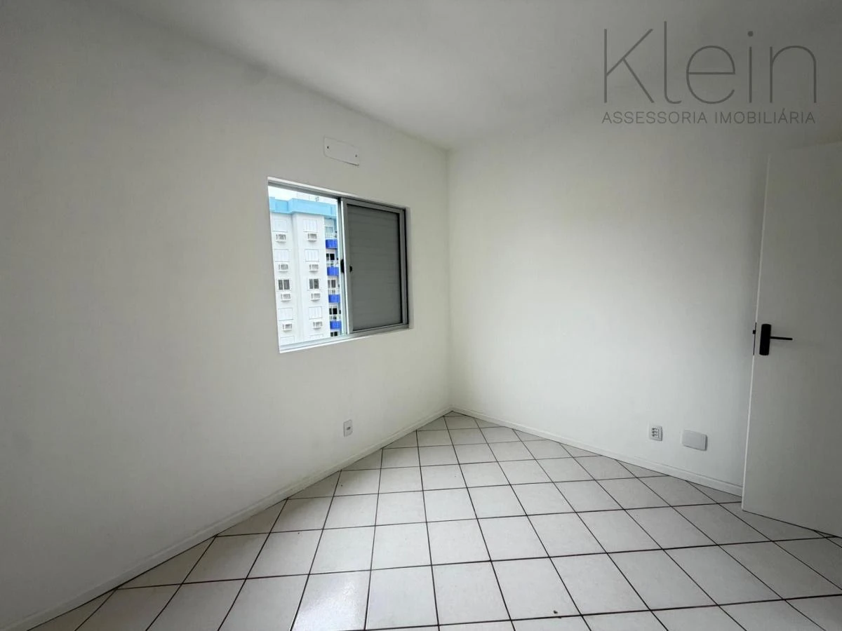 Glass-enclosed balcony in a 3-bedroom apartment, 75 m² — photo 27