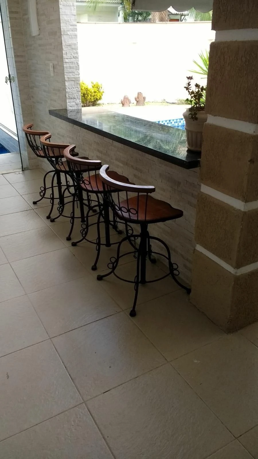 House, 350 m², with a glass-enclosed balcony — photo 9