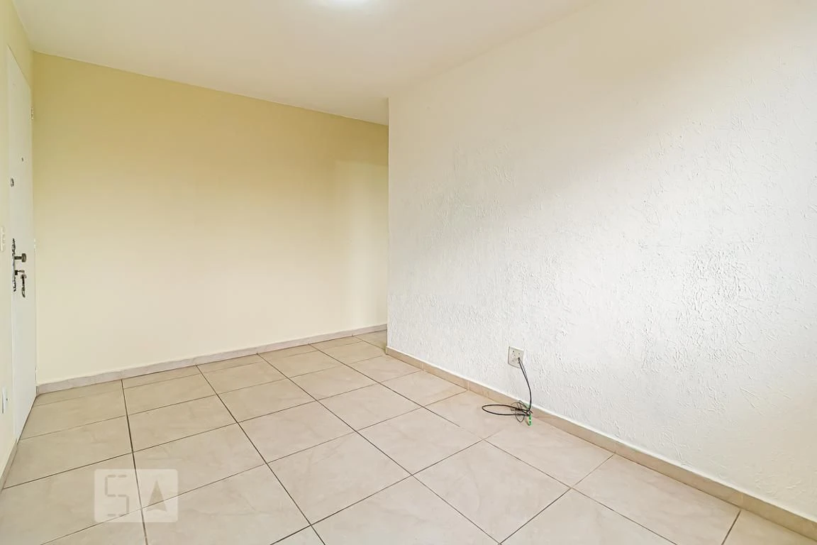 Unfurnished 2-bedroom apartment with a closed kitchen — photo 15