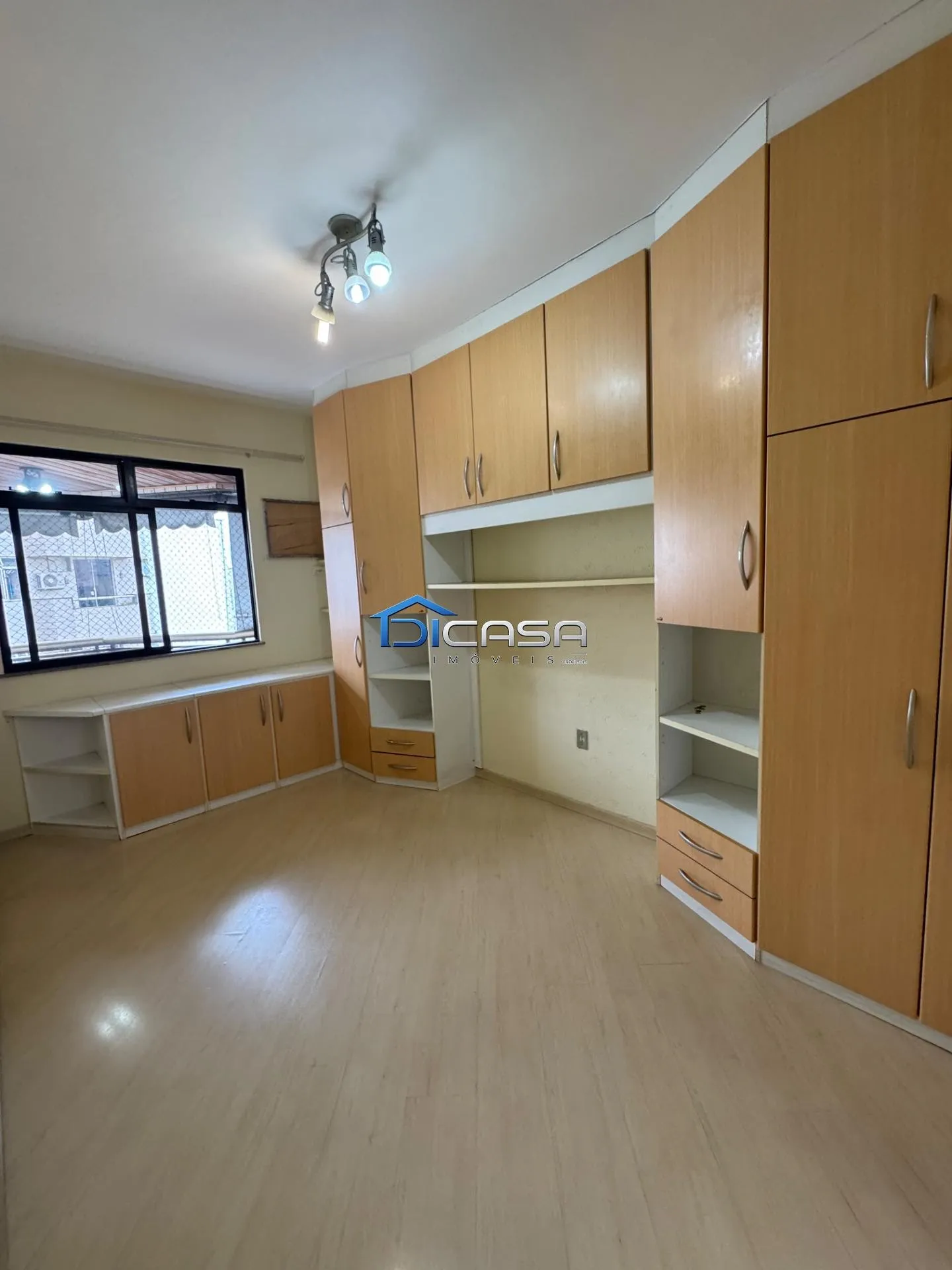 2-bedroom apartment with a walk-in closet — photo 34