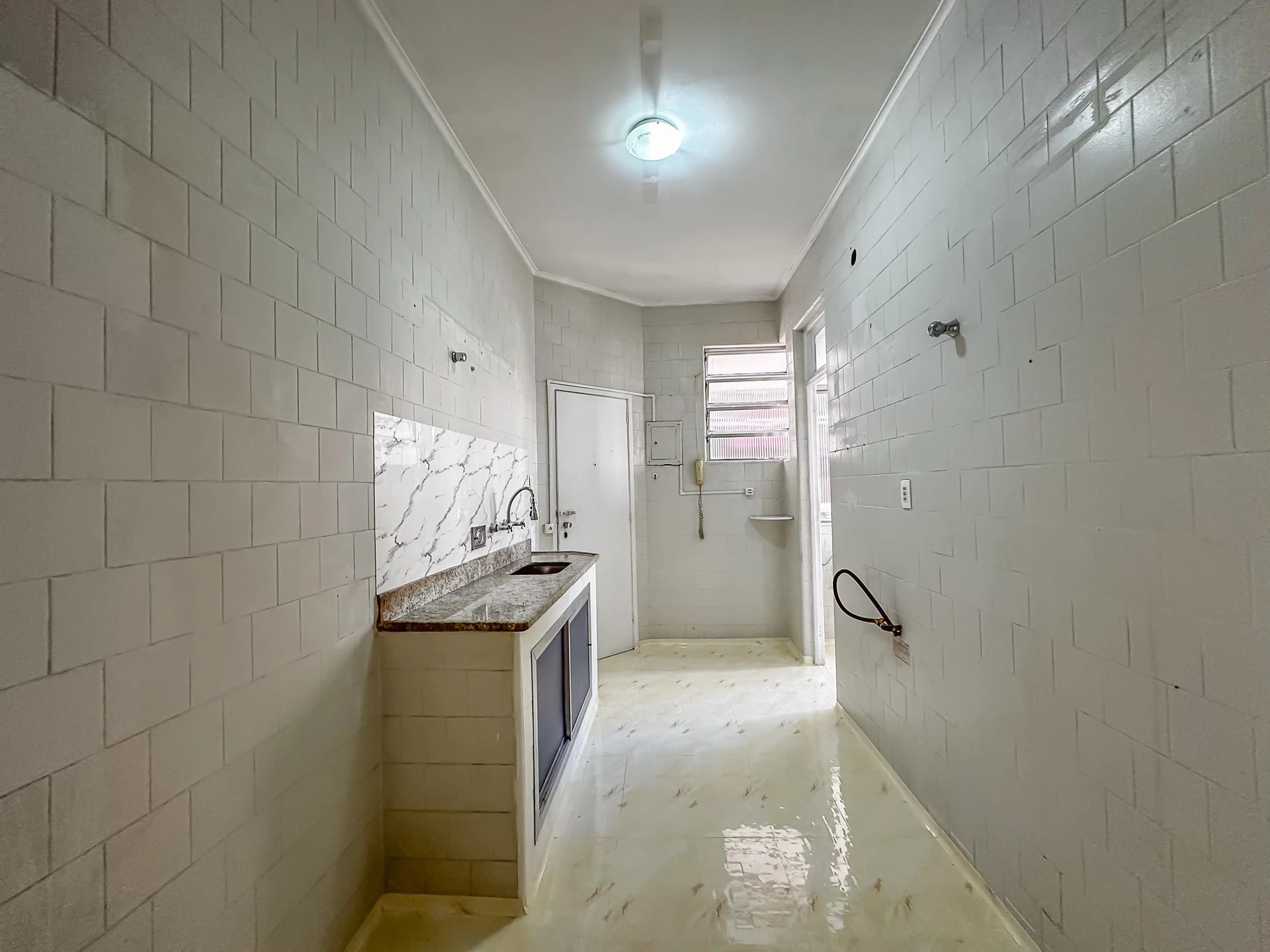 Apartment with 3 bedrooms and 2 bathrooms — photo 3