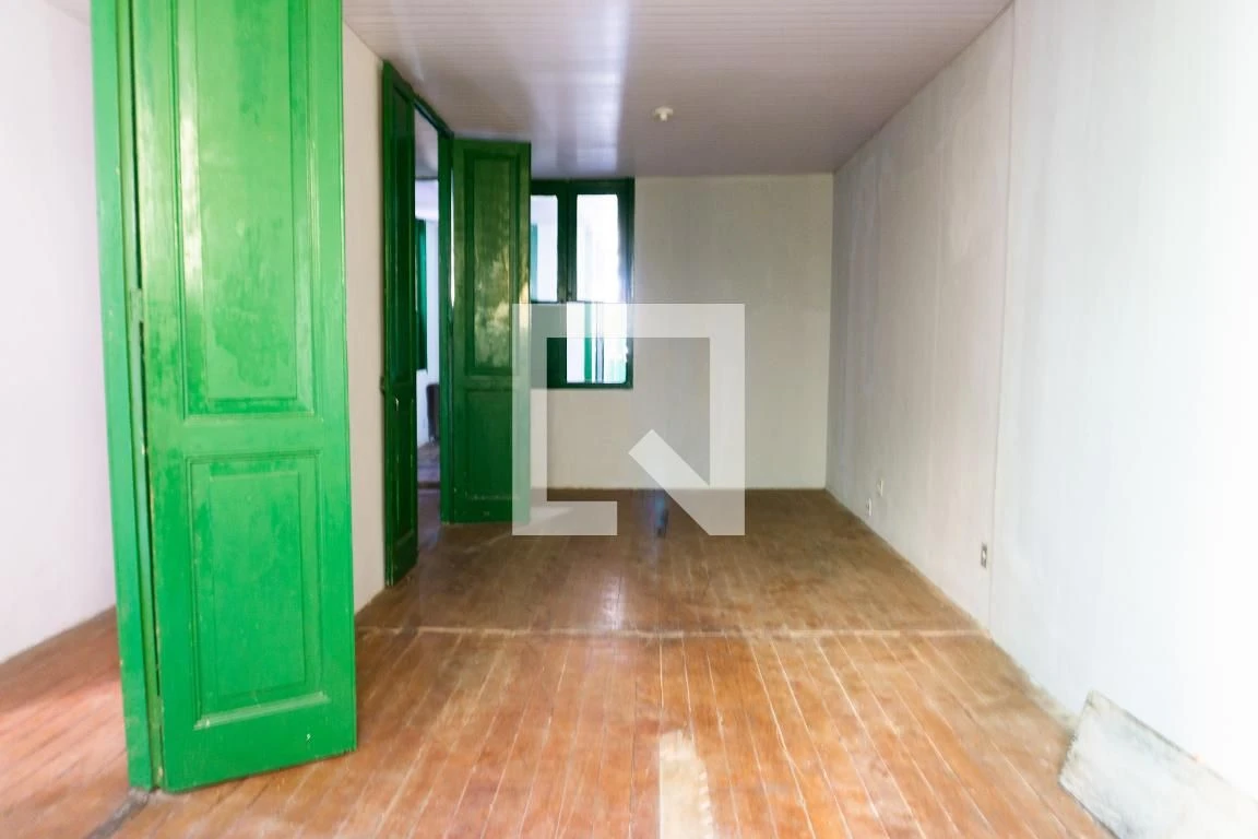 Rental house with 5 bedrooms and a closed kitchen room — photo 15