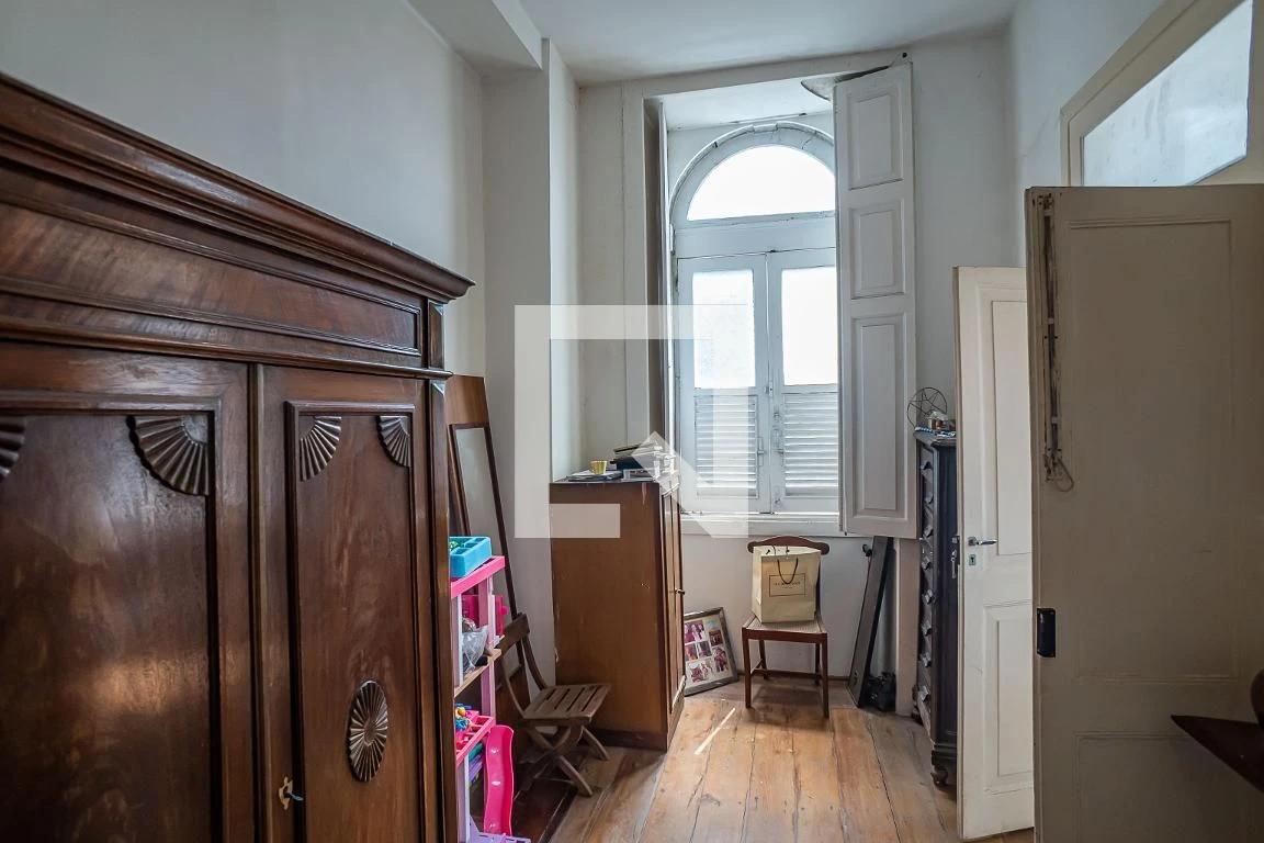 Furnished house, 300 m², with floor-to-ceiling windows — photo 102