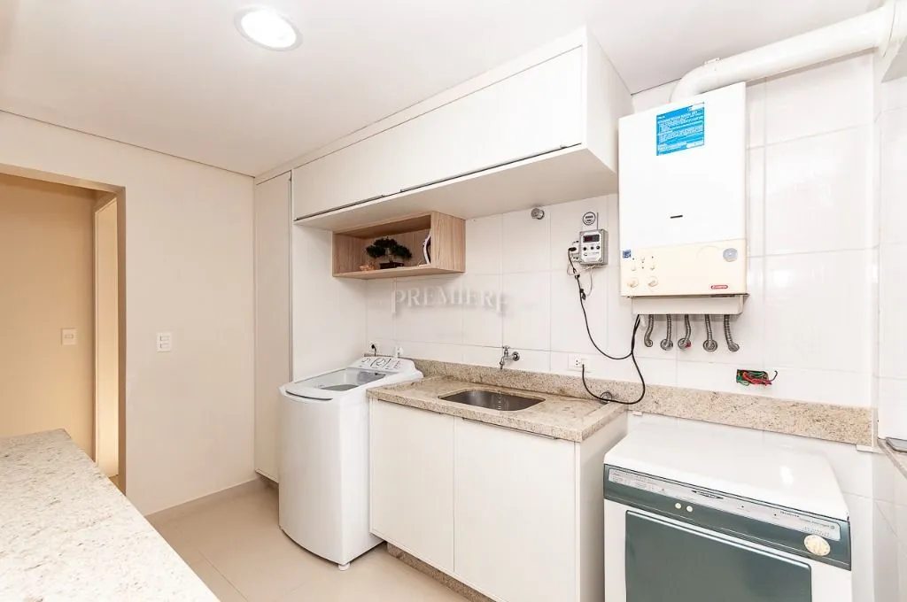 Furnished house with 4 bedrooms across 1167 m² and 8 spots — photo 113