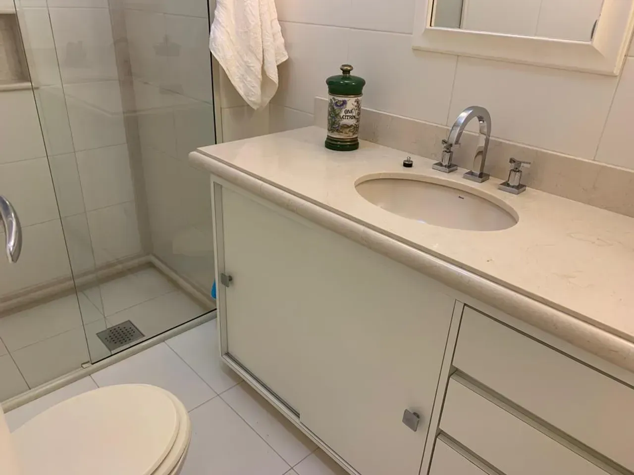 Furnished 110 m² apartment with 3 bedrooms and 3 bathrooms — photo 4