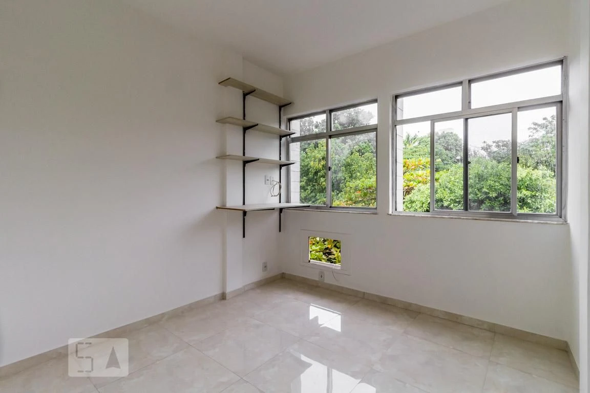 2-bedroom rental apartment with 1 bathroom and parking — photo 3