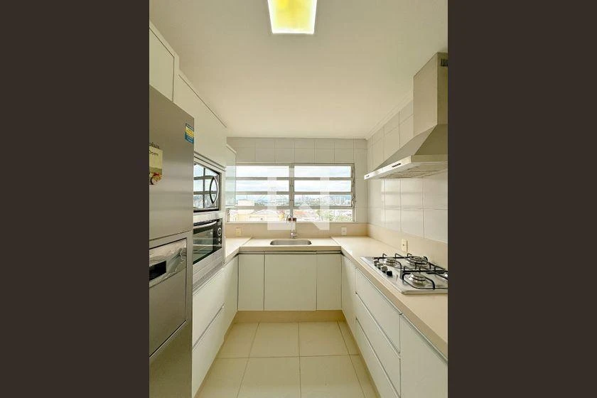 Furnished house, 250 m², with a bathtub — photo 11