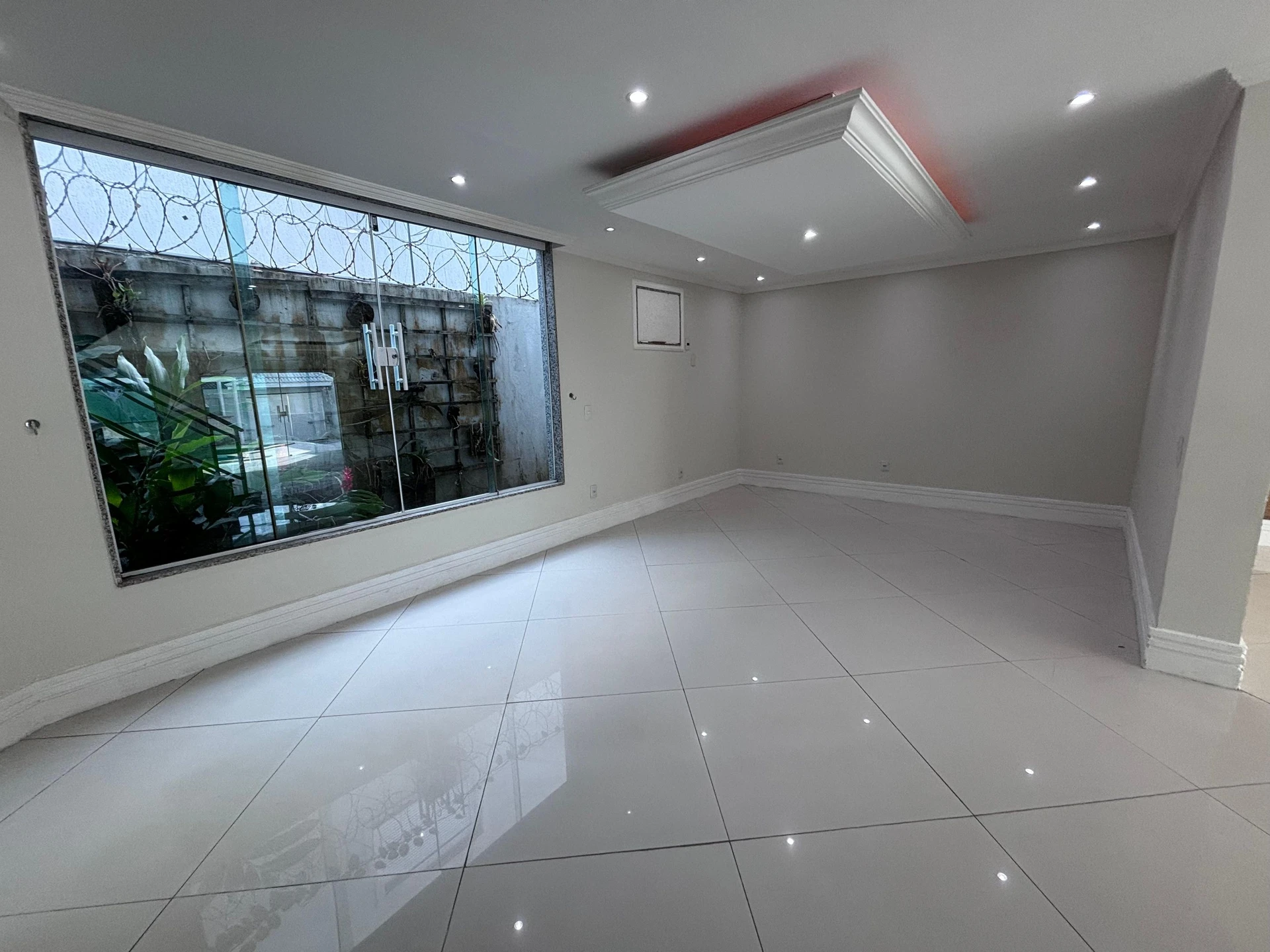 Condo house with 6 bedrooms and a balcony grill — photo 66