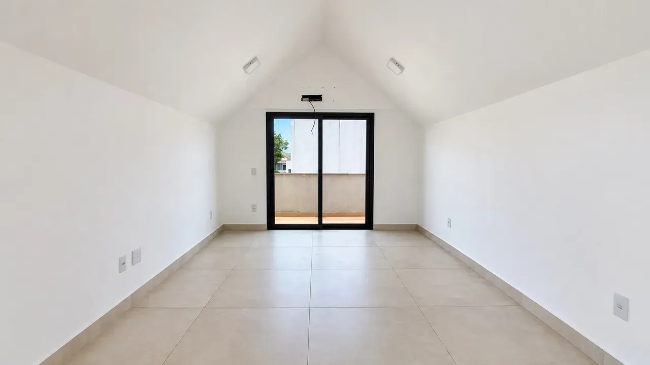 House, 360 m², with floor-to-ceiling windows — photo 16