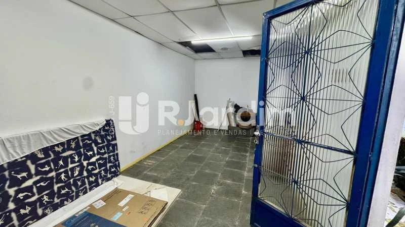 Casa sem mobília com 5 quartos e vaga para 4 carros — photo 24