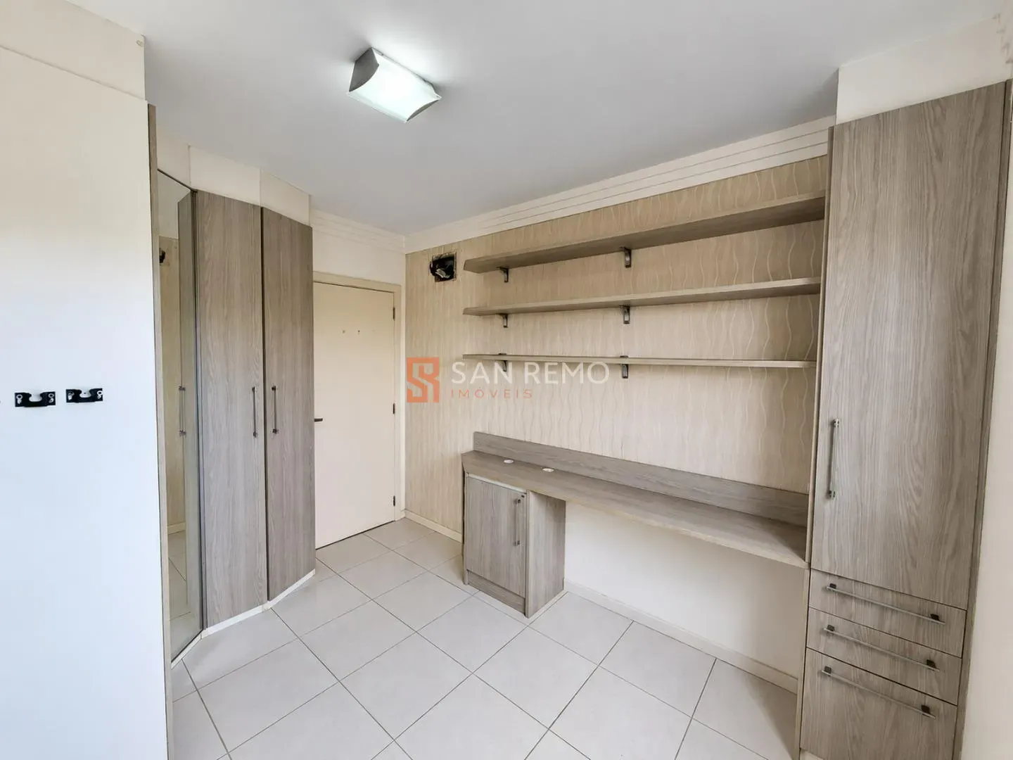 Furnished apartment, 71 m², with a glass-enclosed balcony — photo 22