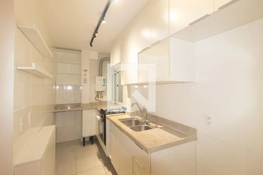 2-bedroom apartment in a building with a gym — photo 19