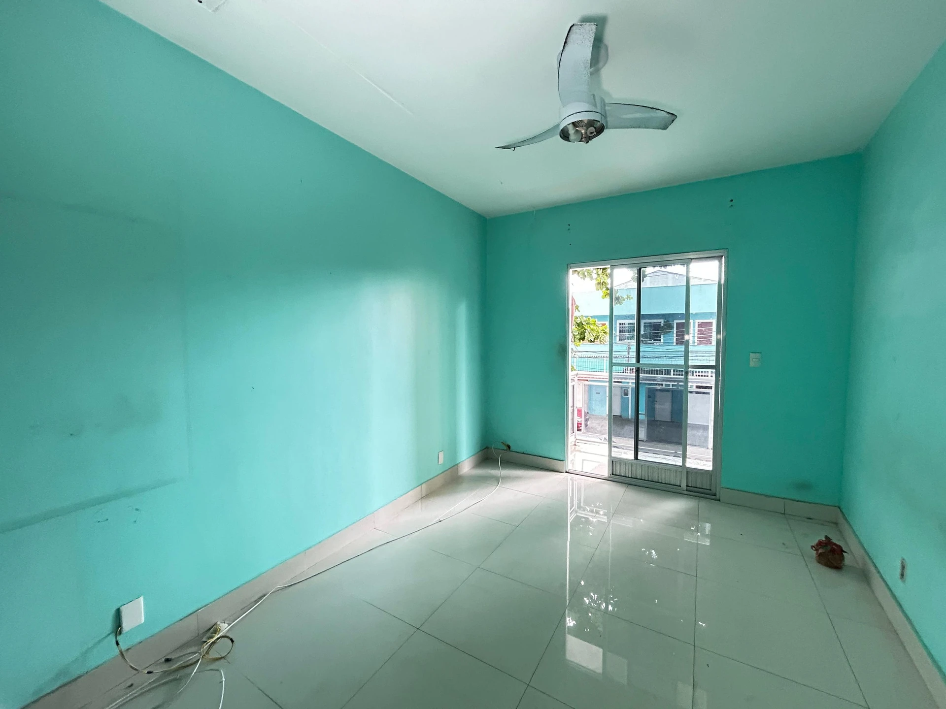 House, 300 m², with a walk-in closet — photo 3