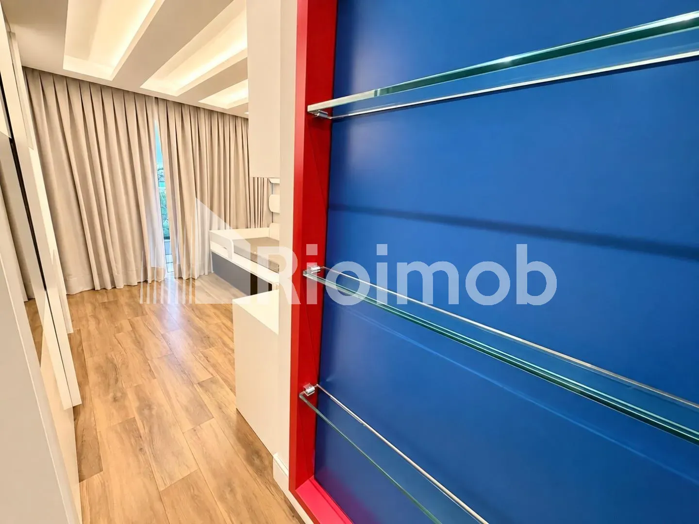 Ванна та 5 спалень: будинок 889 м² — photo 41