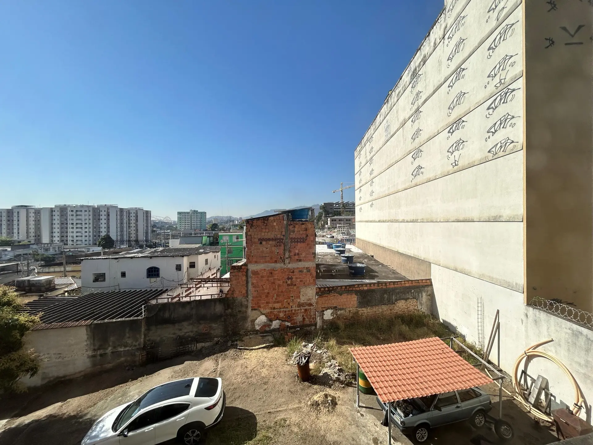 Unfurnished rental apartment with 2 bedrooms and parking — photo 37