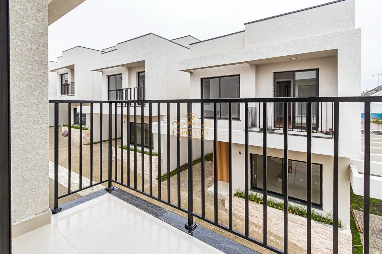 3-bedroom house with open-plan kitchen and private garden — photo 13