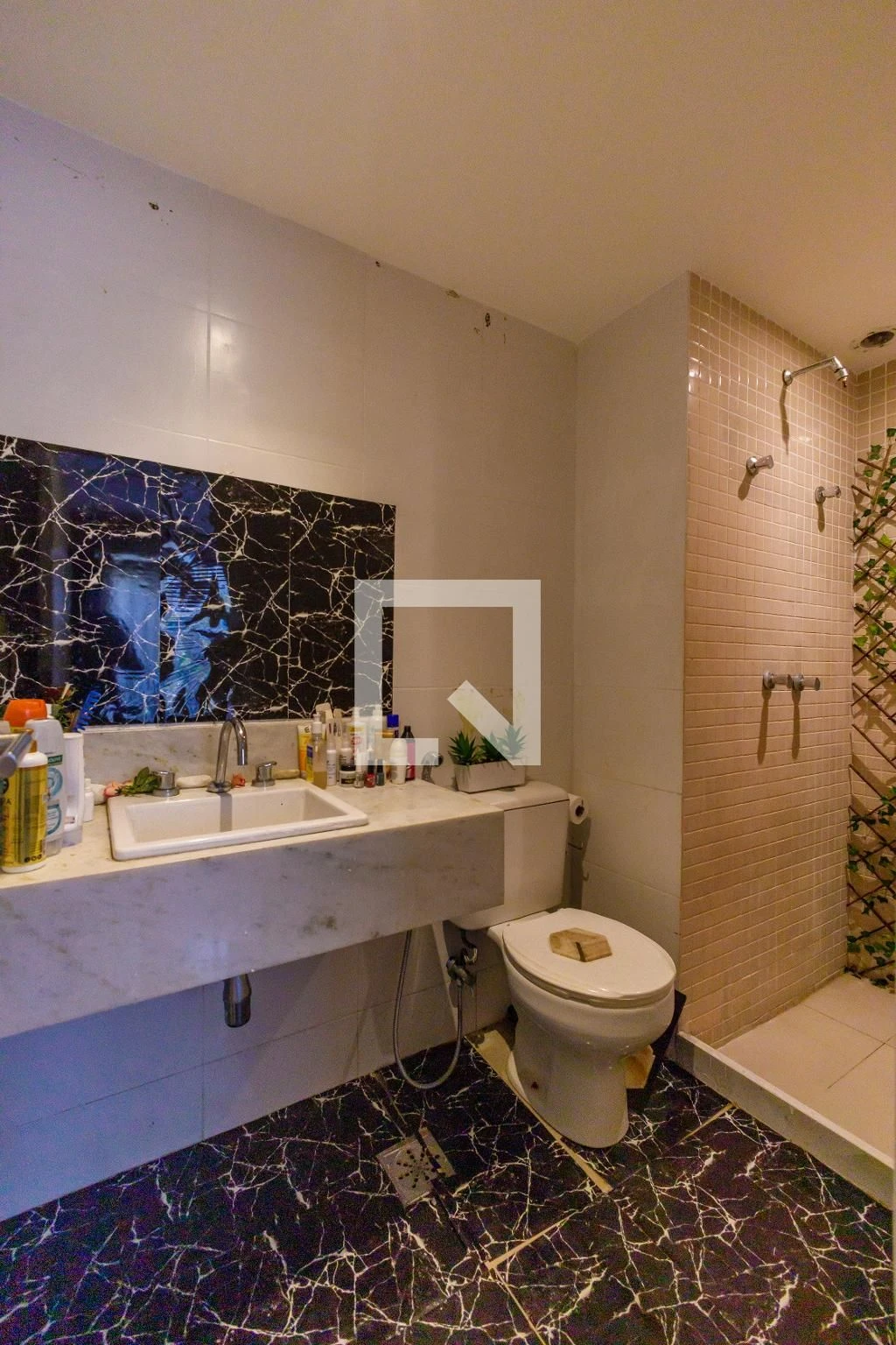 Furnished apartment with 2 bedrooms, 1 en-suite and balcony — photo 35