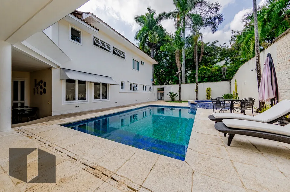 Unfurnished house with 5 bedrooms and 5 bathrooms — photo 12