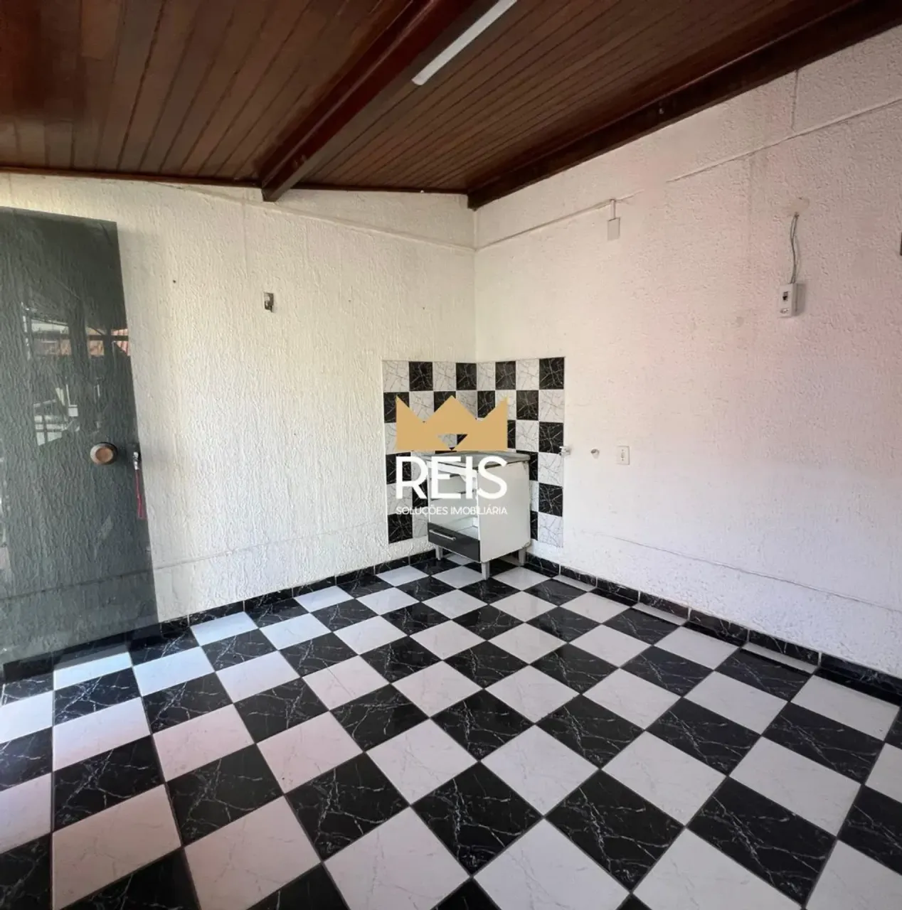 Casa sem mobília com 2 quartos e box de vidro — photo 2