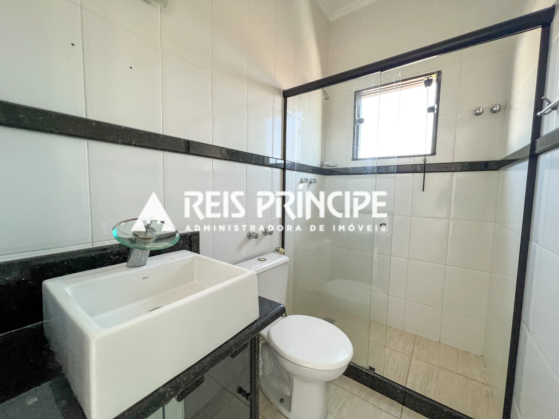 Casa duplex com 3 quartos e 5 banheiros e cozinha aberta — photo 26