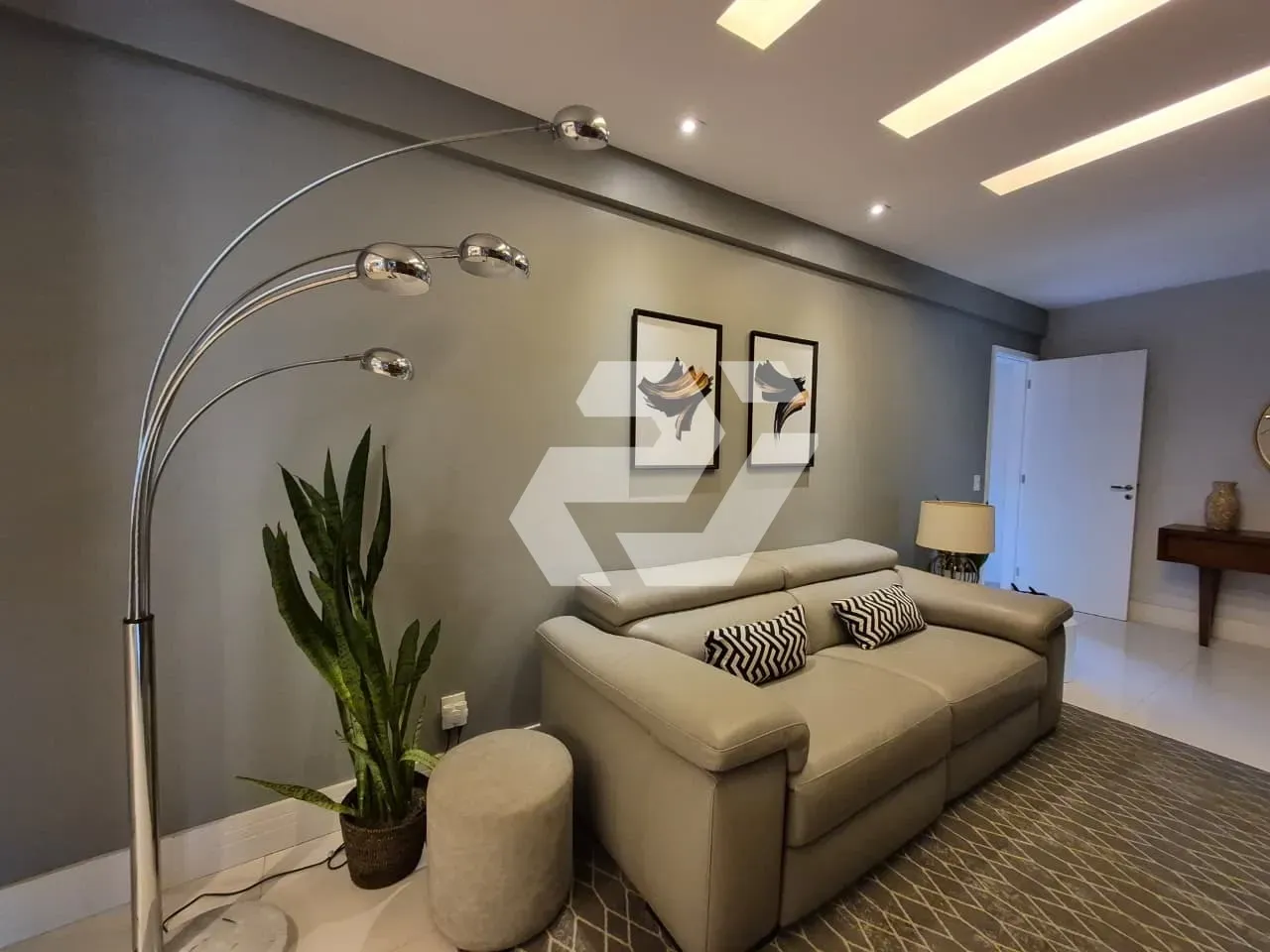 4-bedroom, 5-bath apartment with balcony and 3 parking — photo 12