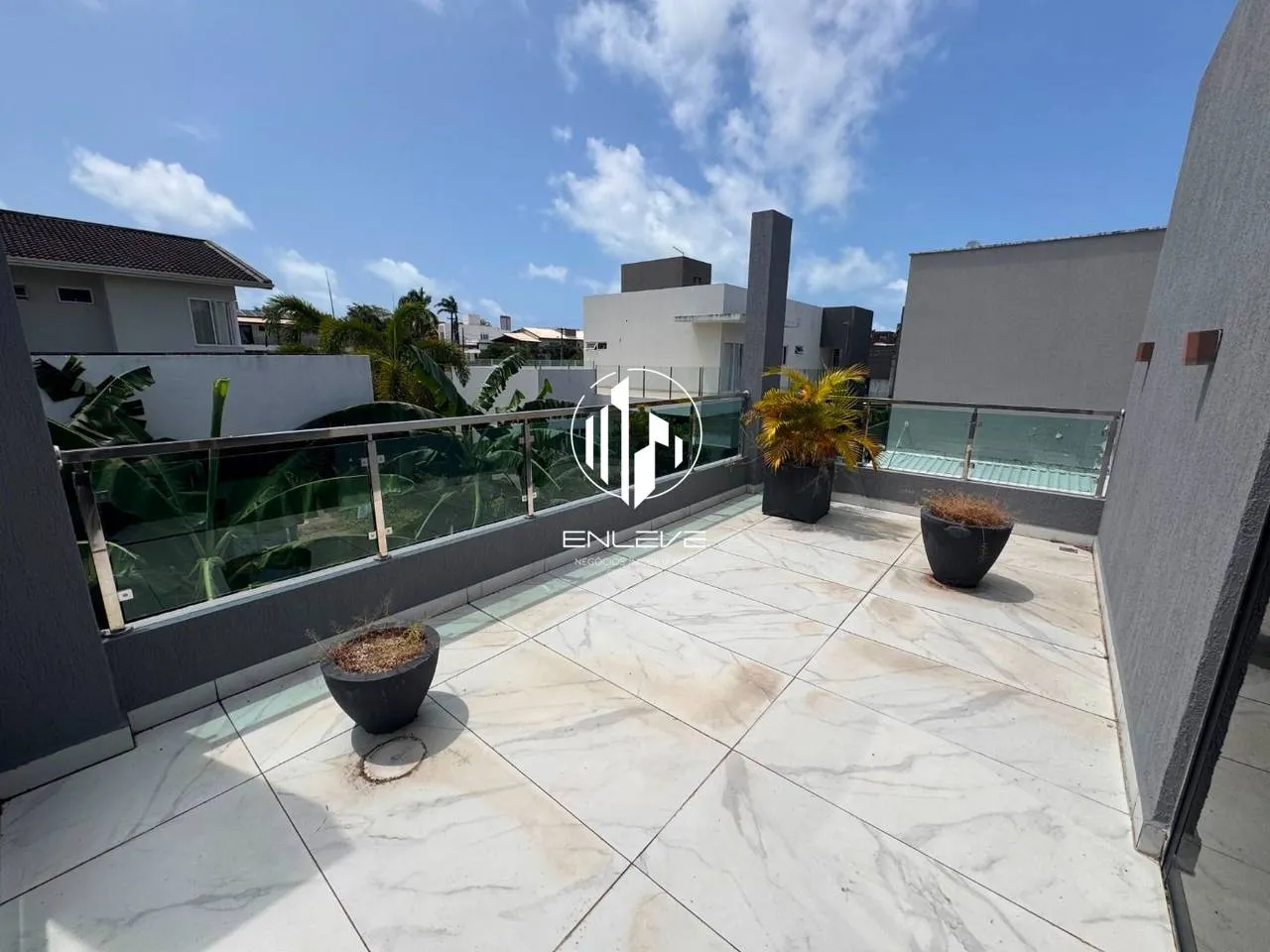Casa com 4 suítes, 5 banheiros e 600 m² — photo 16