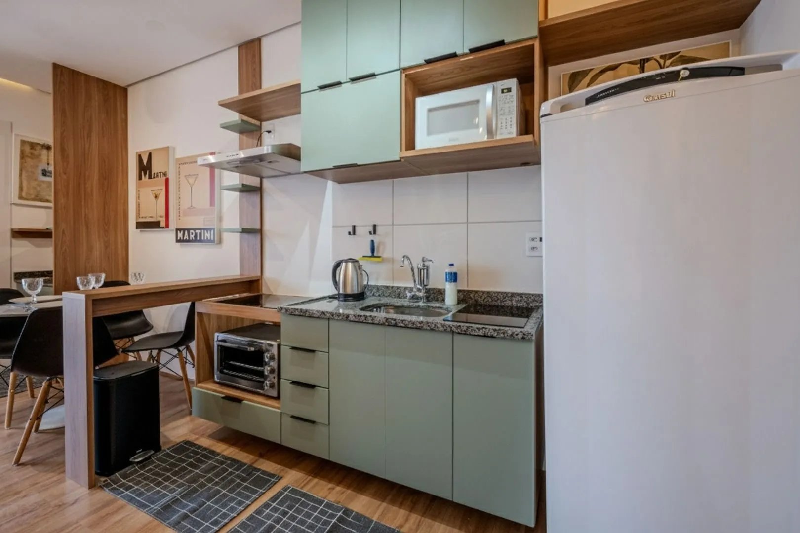 Furnished 30 m² apartment with glass balcony — photo 2