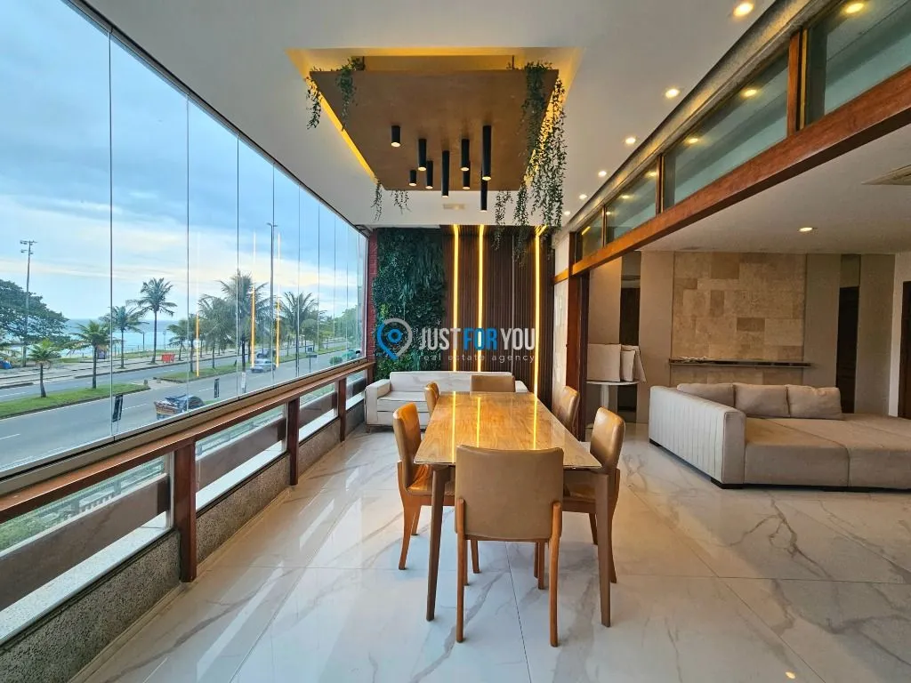Floor-to-ceiling windows in a 3-bedroom apartment, 250 m² — photo 9