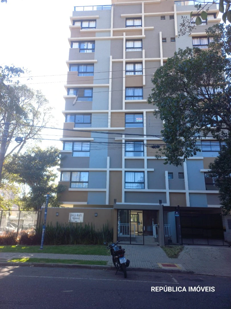 Studio with 1 bedroom and 1 bathroom, no parking