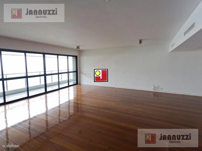 Water view in a 4-bedroom apartment, 319 m²